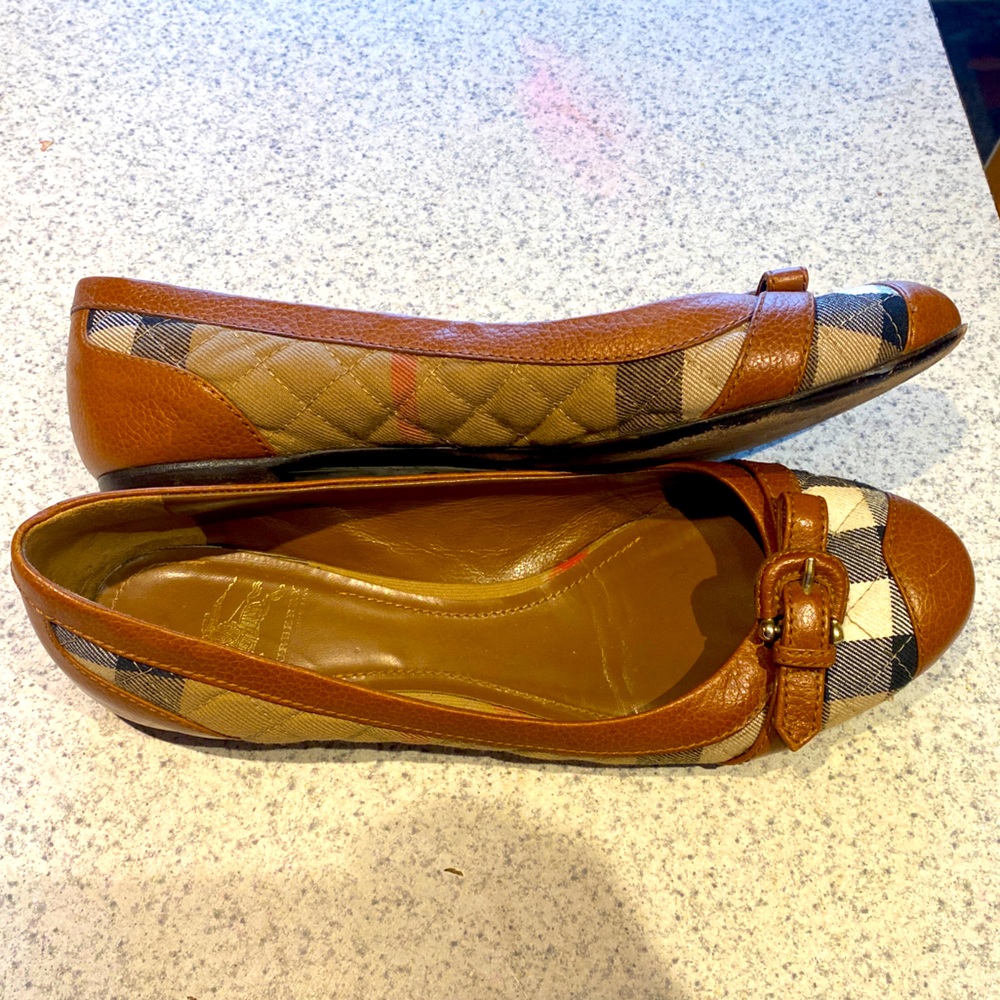 Burberry Brown Nova Check Pattern Buckle Accent Flats.
